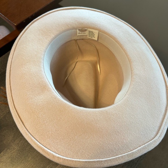 One size Altar’d state Hat - Picture 4 of 5